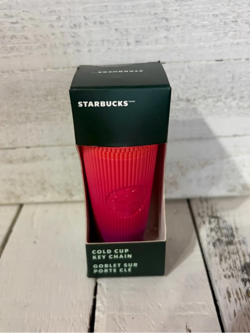 NWT Starbucks Pink to Purple Ombre Pleated Cold Cup Keychain